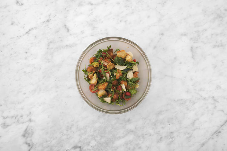 Bland panzanellasalat