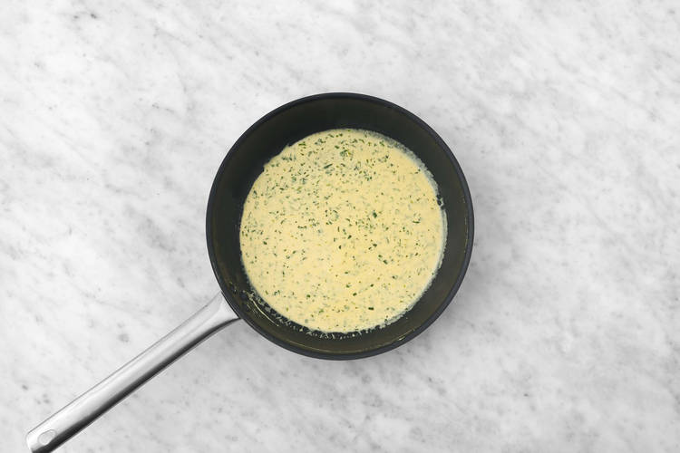 Préparer la sauce crémeuse à l’estragon