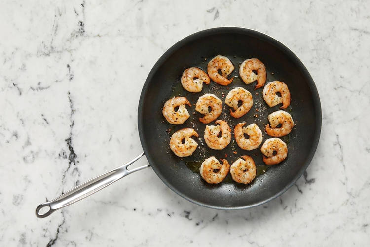 Préparer et cuire les crevettes