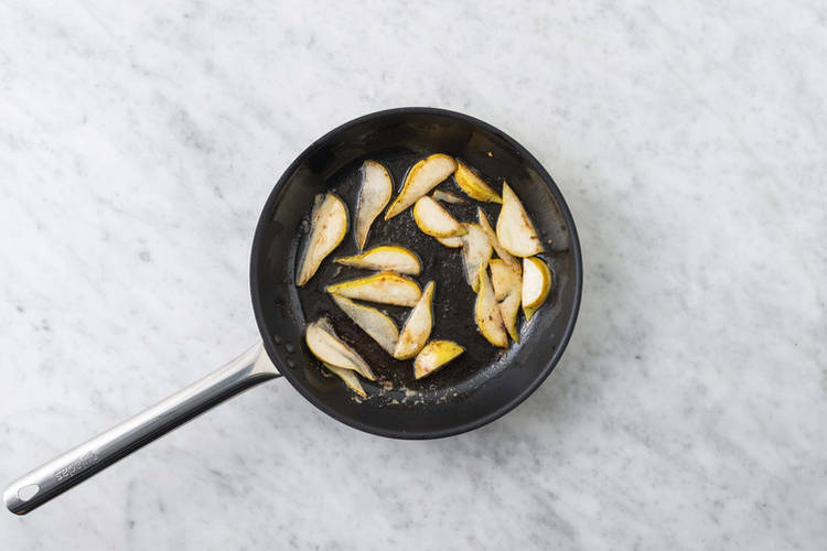 Caraméliser la poire