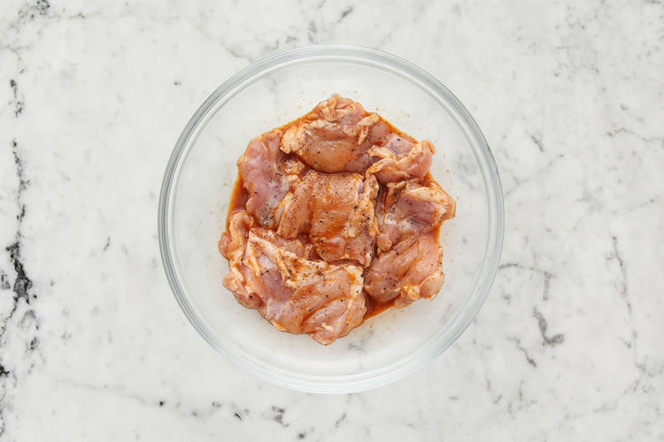 Assaisonner le poulet