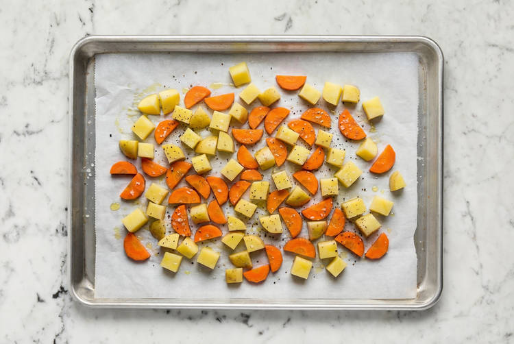 Rôtir les légumes et préparer le riz
