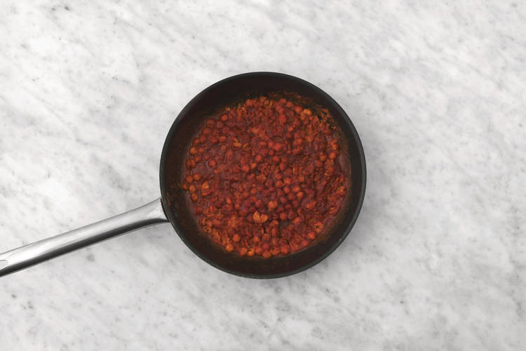 Cook the chickpeas & prawns