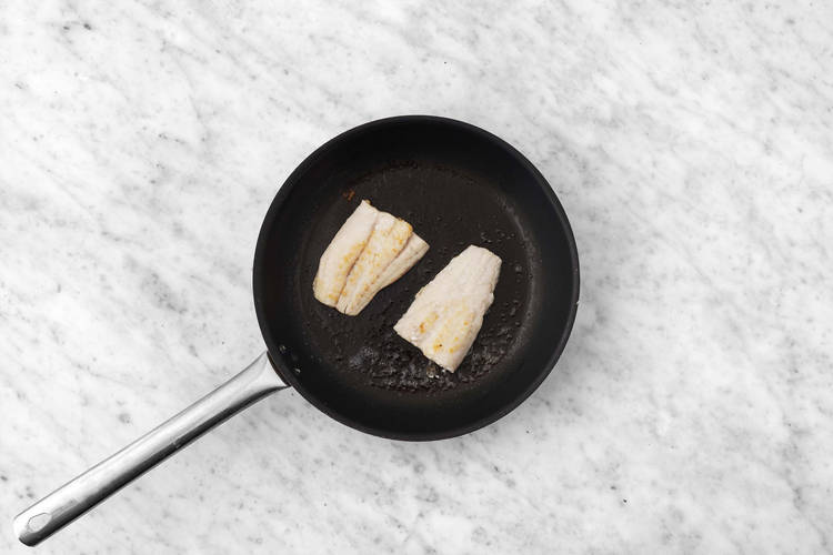 Le poisson part en cuisson