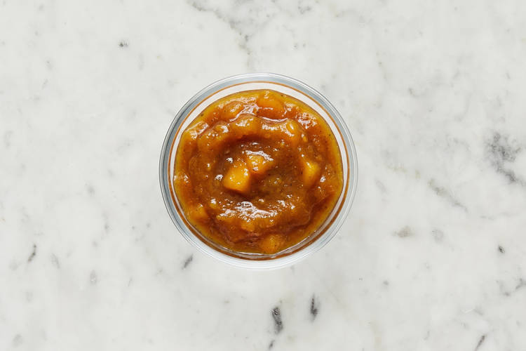 Préparer la vinaigrette au chutney de mangues