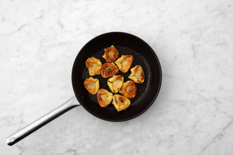 Cook the prawn dumplings