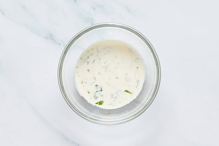 Préparer et mariner le chou frisé