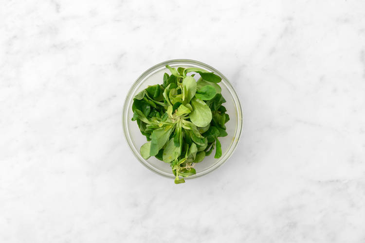 Salat zubereiten