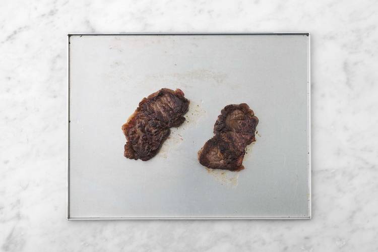 Cuire les steaks