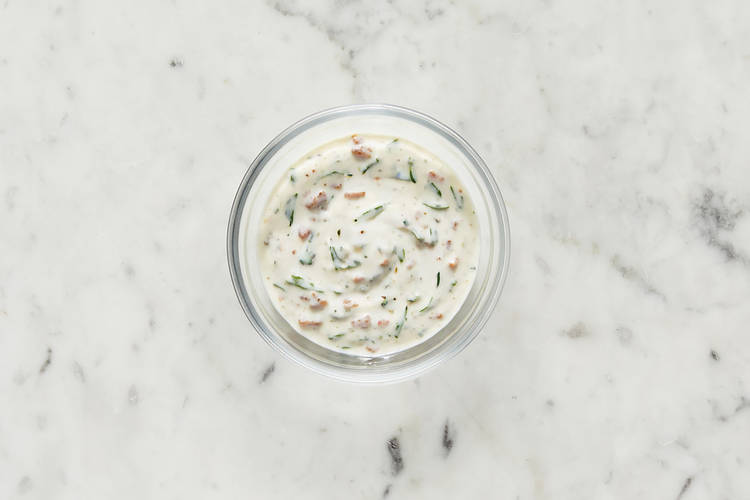 Cuire les galettes et préparer l’aïoli