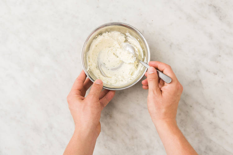 Meerrettich-Frischecreme anrühren