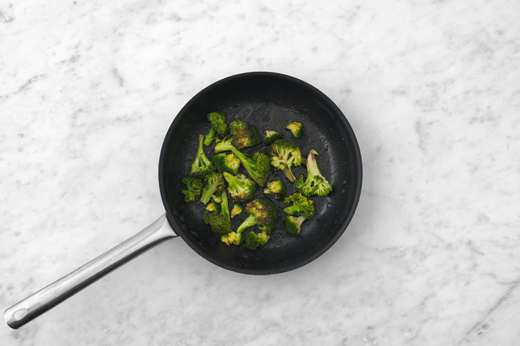 Cook the broccoli 