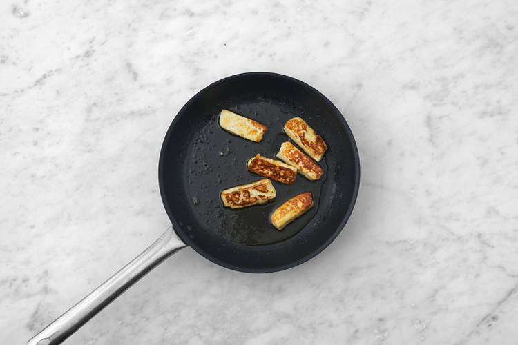 Cook the haloumi & beef