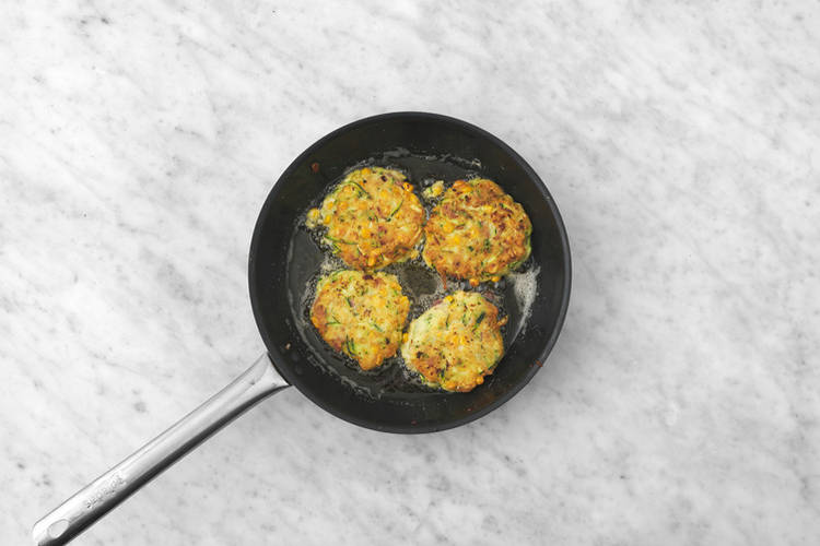 Cook the fritters 