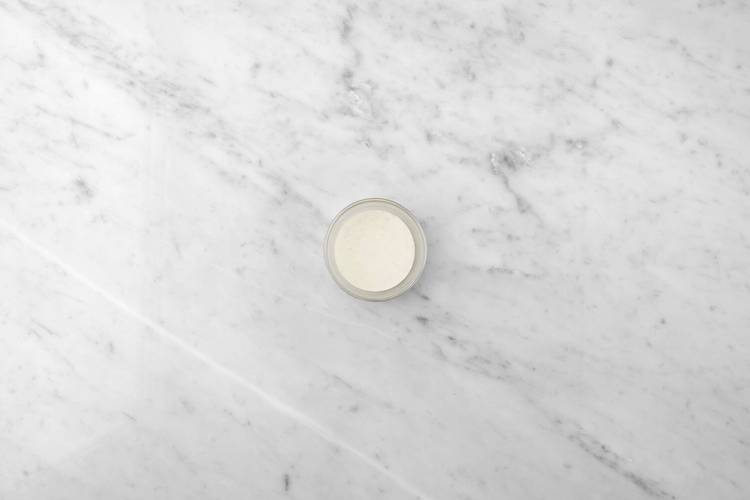 Préparer la mayo à l'ail et le glaçage à l'érable et aux épices jerk