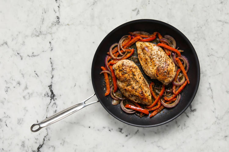 Cuire les légumes et le poulet