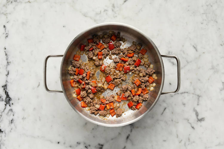 Cuire le bœuf et les légumes