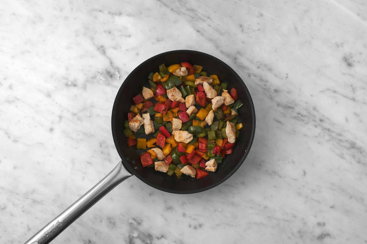 Hähnchen & Paprika anbraten