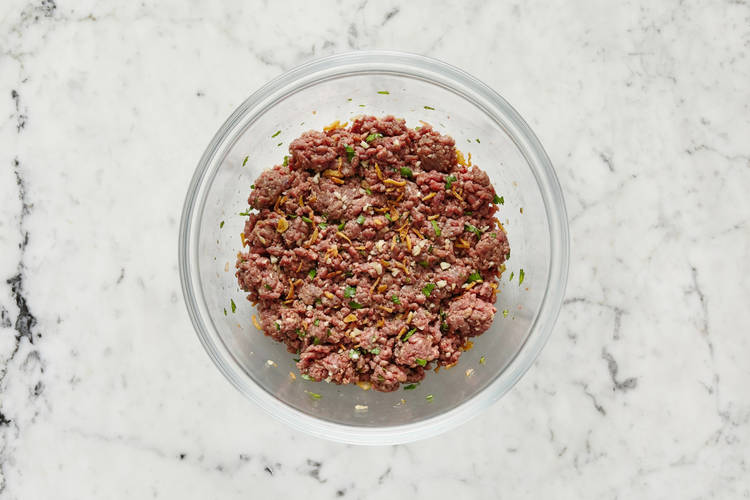 Préparer les galettes de bœuf