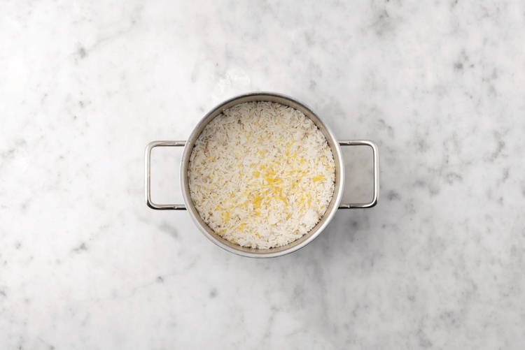 Cook the garlic rice