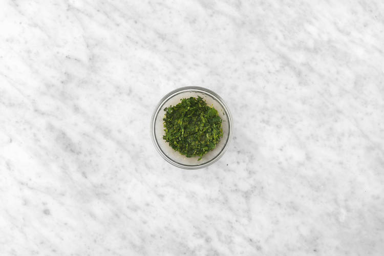 Make the coriander zhoug