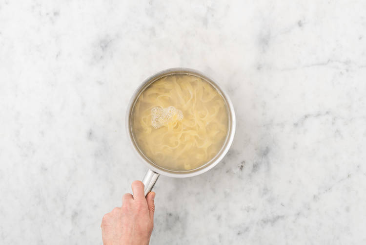 Cook the fettuccine 