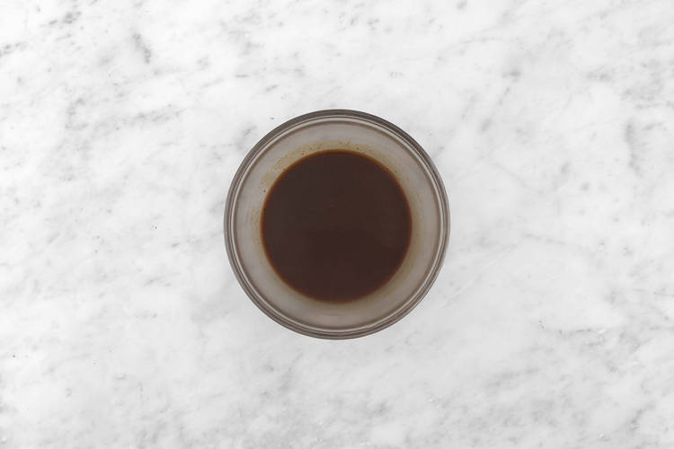 Gör soja-hoisin-sås