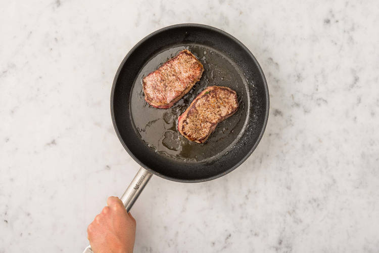 Steaks braten