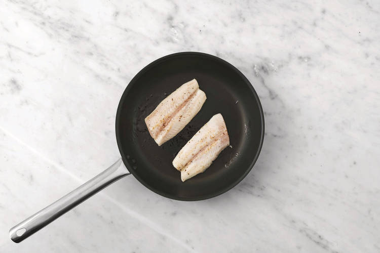 Cook the halloumi