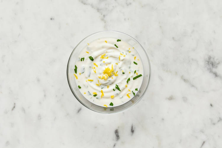 Make mint yogurt sauce