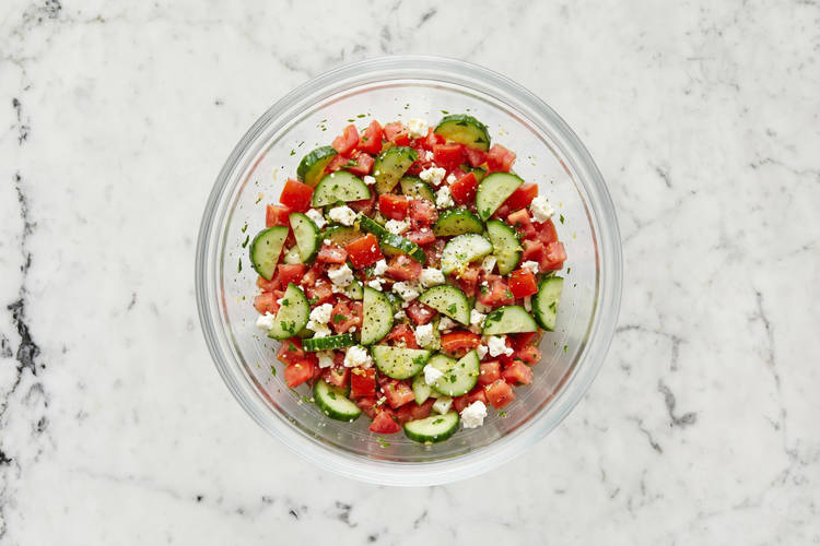Make salad and sauce 