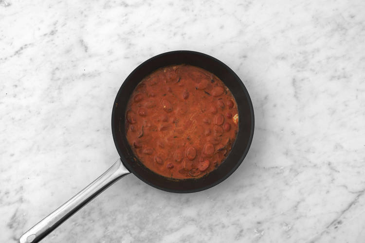 Lag tomatsaus