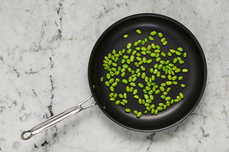 Cook edamame 