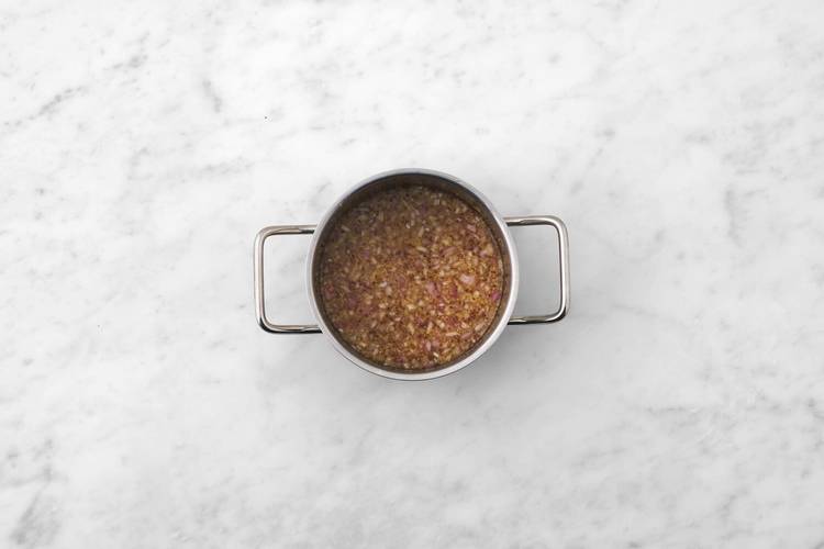 Préparer la base de relish