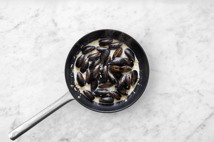 Simmer the Mussels