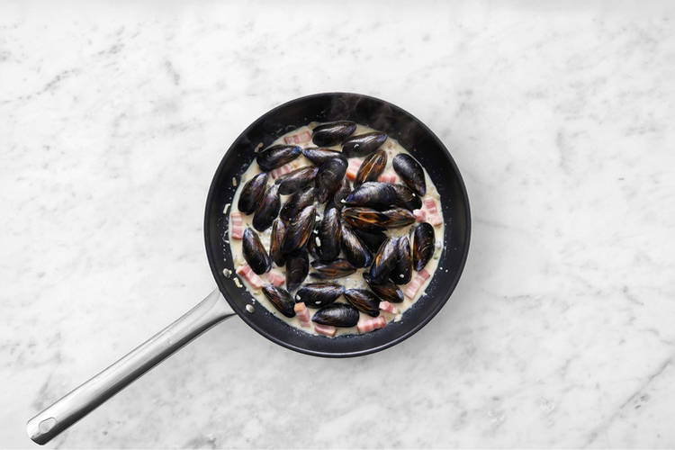 Simmer the Mussels