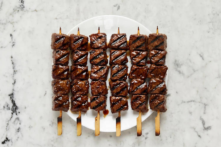 Griller les brochettes de steak