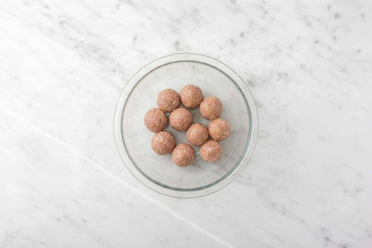 Förbered köttbullar