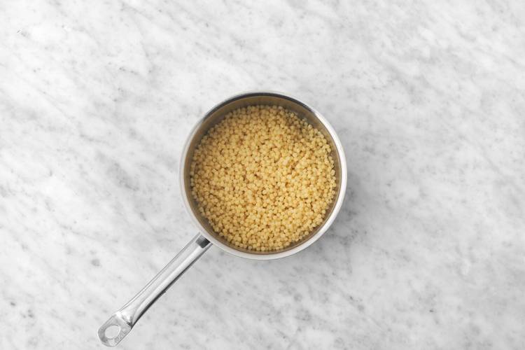 Le couscous perlé se jette à l'eau 