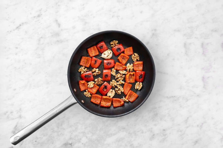 Forbered muhammara dip