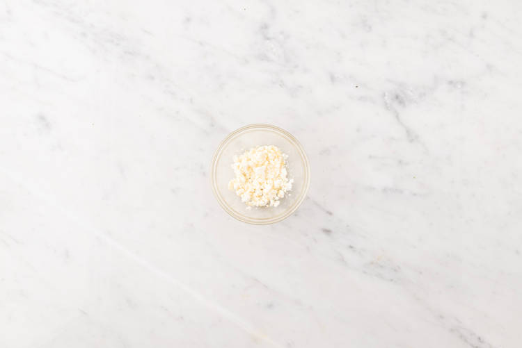 Make garlic fetta