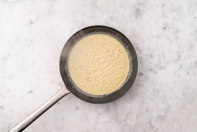 Préparer la sauce crémeuse au pesto