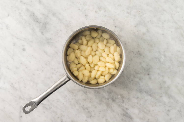 Cook the gnocchi