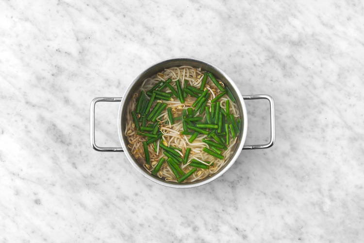 Noedels koken