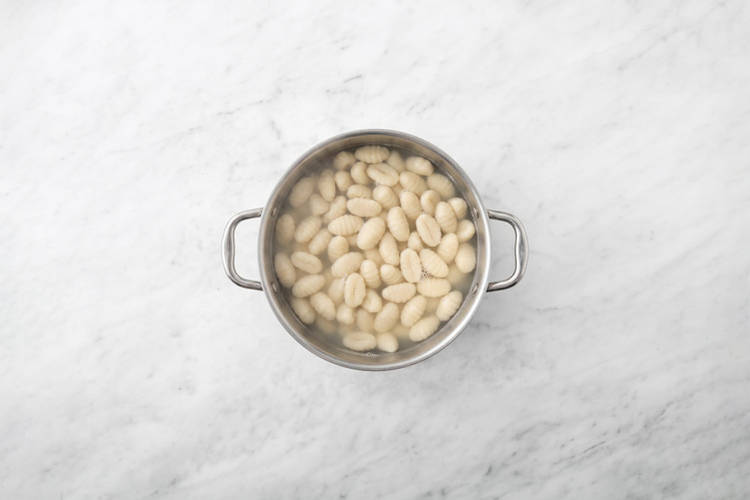 Cook the gnocchi