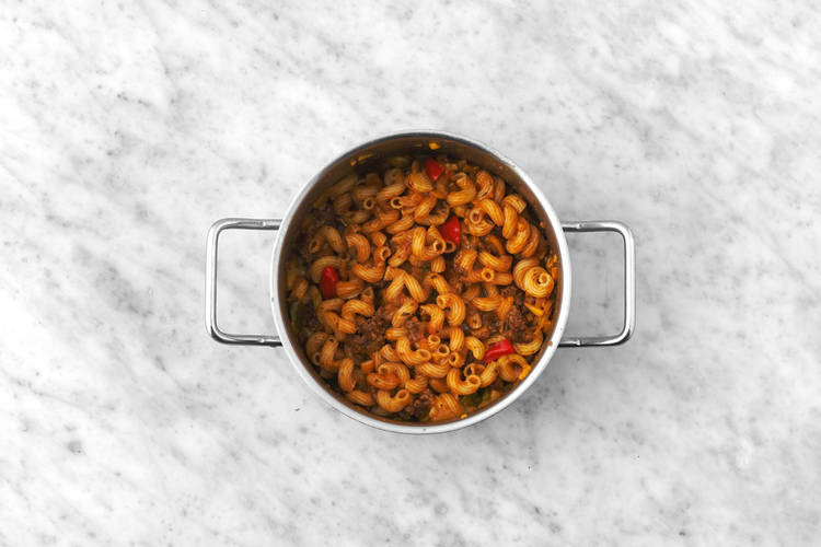 Assemble pasta