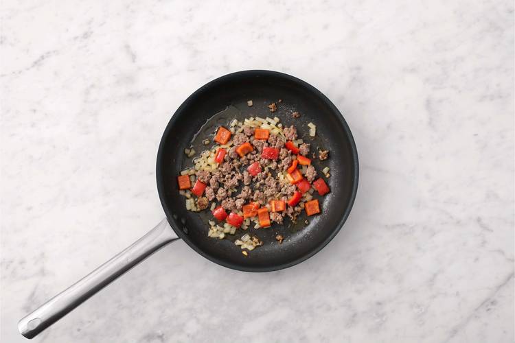 Cuire le bœuf et les légumes