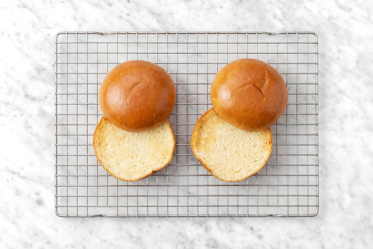 Varm burgerbrød