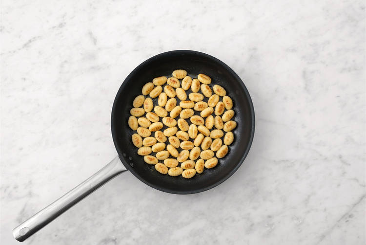 Cook the gnocchi
