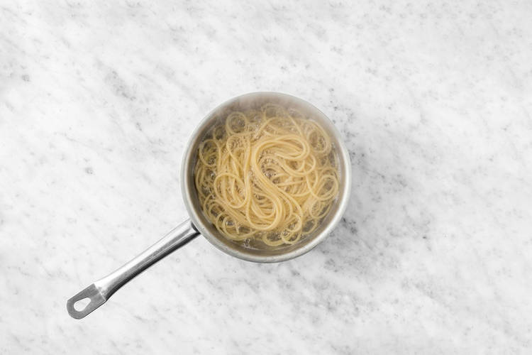 Cook the spaghetti